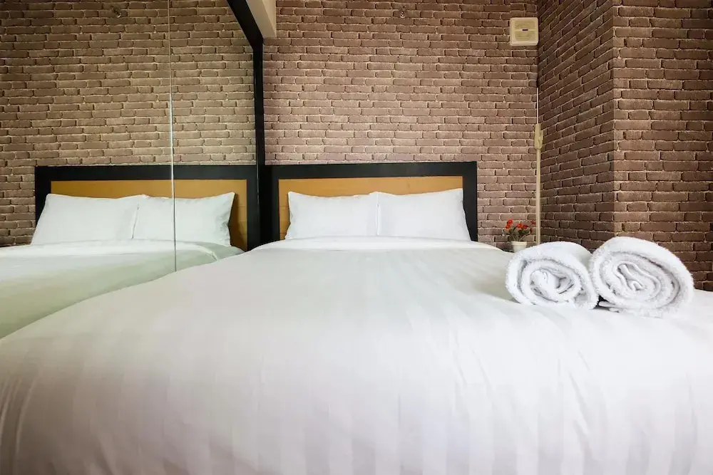 Джакарта: Modern Design 2 Bedrooms at Bassura City Apartment