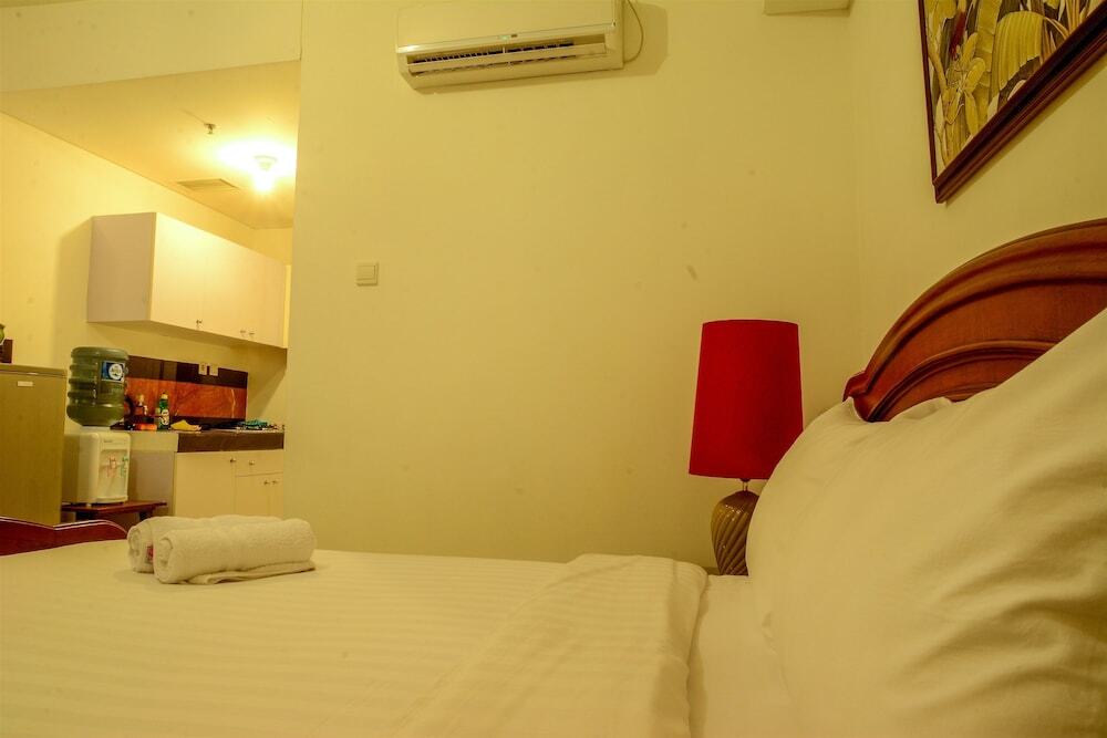 Джакарта: Classic Studio Room Cosmo Terrace Apartment By Travelio