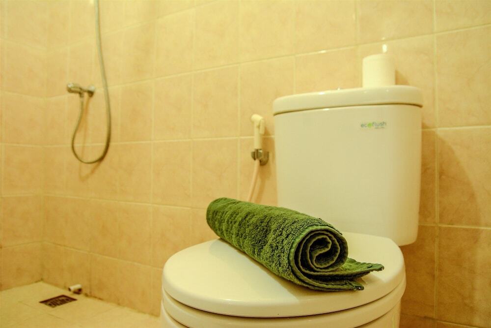 Джакарта: Classic Studio Room Cosmo Terrace Apartment By Travelio