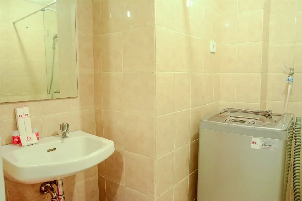Джакарта: Classic Studio Room Cosmo Terrace Apartment By Travelio