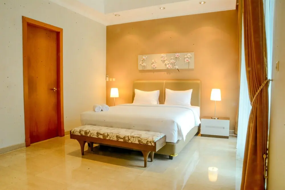 Джакарта: 3 Bedrooms at Apartment Sudirman Residence by Travelio