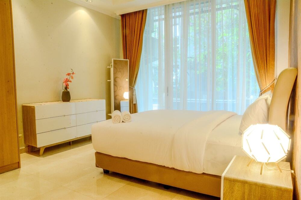 Джакарта: 3 Bedrooms at Apartment Sudirman Residence by Travelio