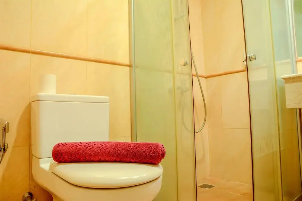 Джакарта: 2 Bedrooms Apartment at FX Residence by Travelio