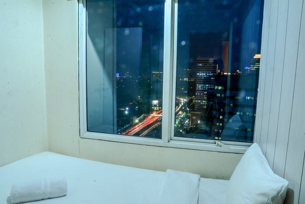Джакарта: 2 Bedrooms Apartment at FX Residence by Travelio