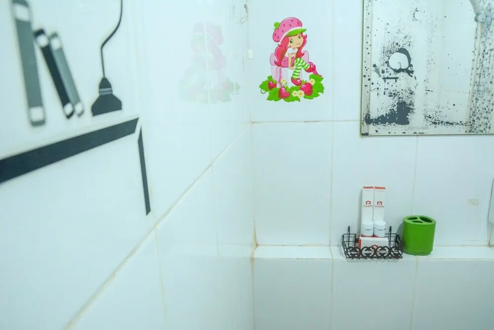 Джакарта: 1 Bedroom at Green Pramuka Apartment by Travelio