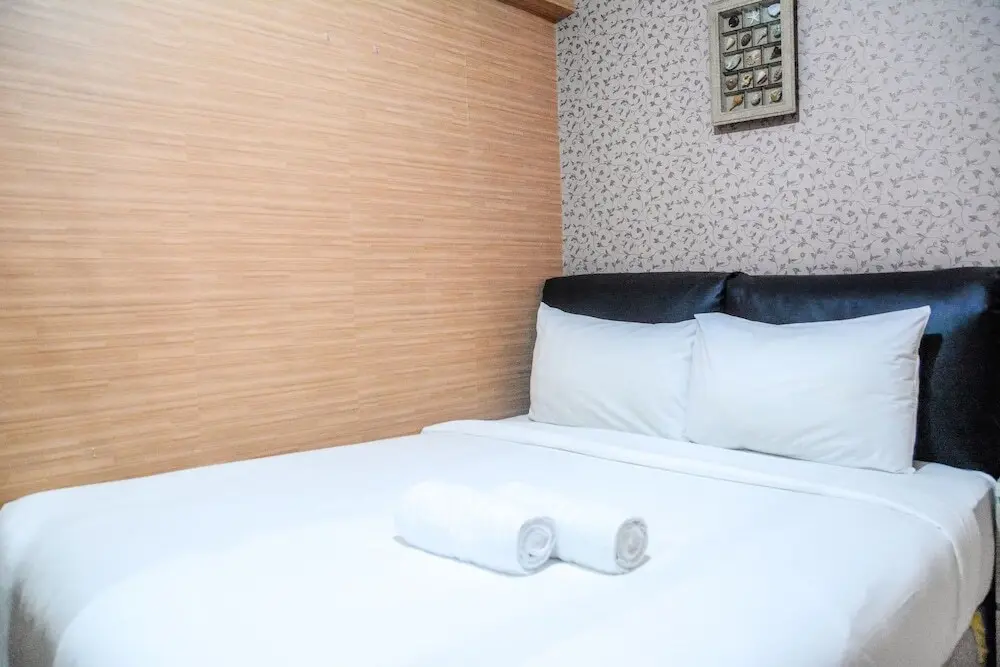 Джакарта: 1 Bedroom at Green Pramuka Apartment by Travelio