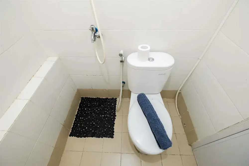 Джакарта: Homely 2 Bedroom at Bassura City Apartment By Travelio