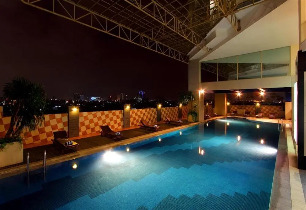 Modern 2BR Apartment @ Mangga Dua Residence By Travelio — фото 1
