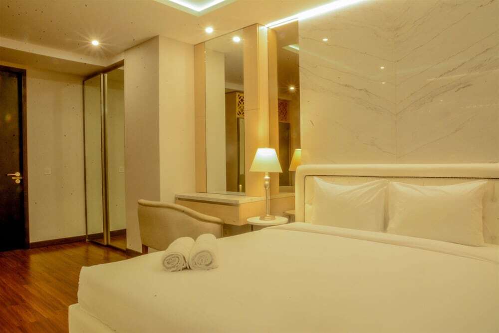 Джакарта: 2 Bedrooms Loft Apartment at Satu8 Residence by Travelio