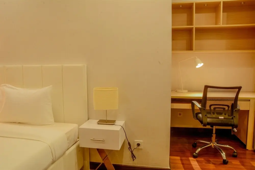 Джакарта: 2 Bedrooms Loft Apartment at Satu8 Residence by Travelio