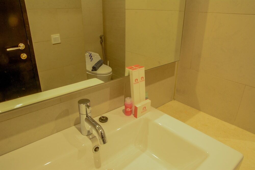 Джакарта: 2 Bedrooms Loft Apartment at Satu8 Residence by Travelio