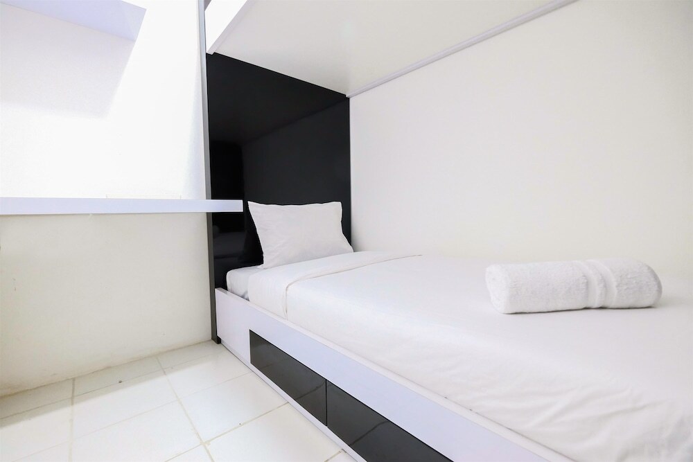 Куруг: 2 Bedroom Paragon Village Apartment by Travelio