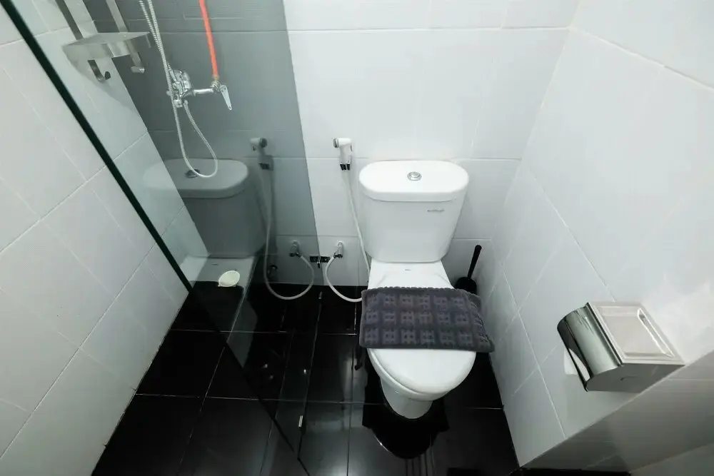 Джакарта: Minimalist Studio at Bassura City Apartment By Travelio