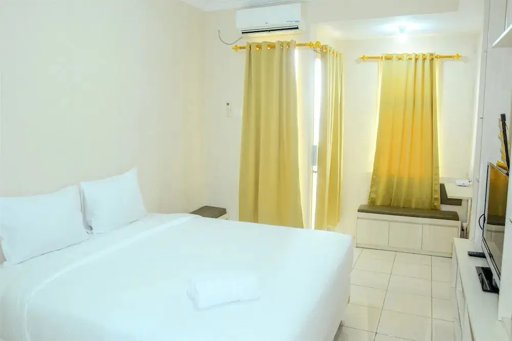 Тангеранг: Simply Studio Room at Grand Serpong Apartment By Travelio