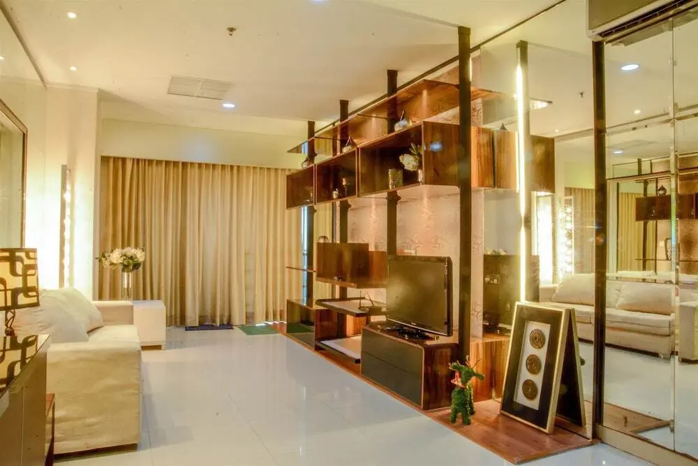 Джакарта: 2 Bedrooms Apartment at Sahid Residence by Travelio