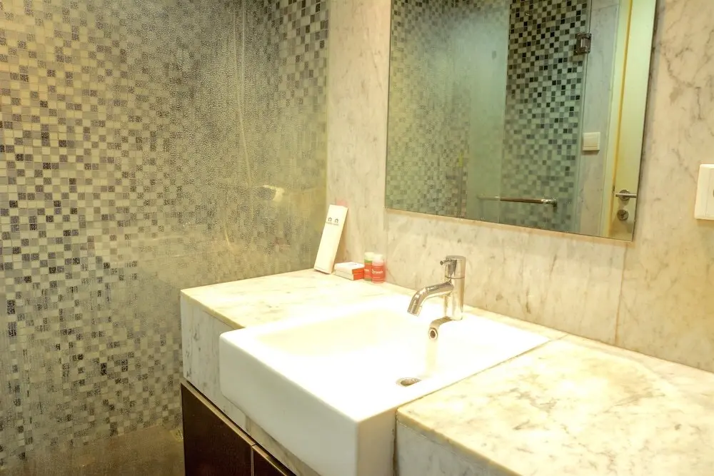 Джакарта: 2 Bedrooms Apartment at Sahid Residence by Travelio