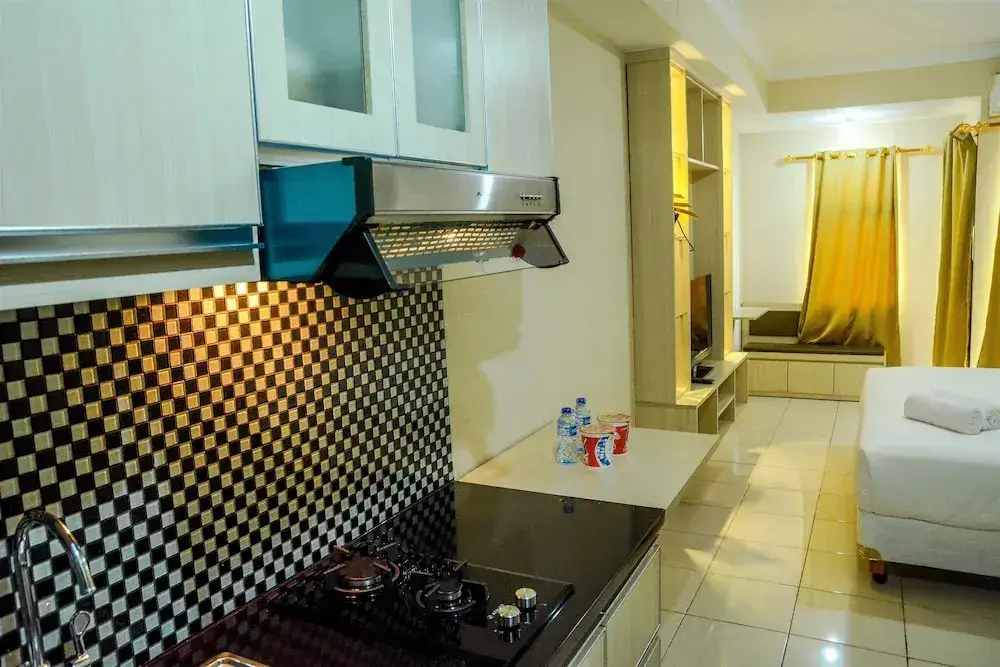 Тангеранг: Modern Studio Grand Serpong Apartment By Travelio