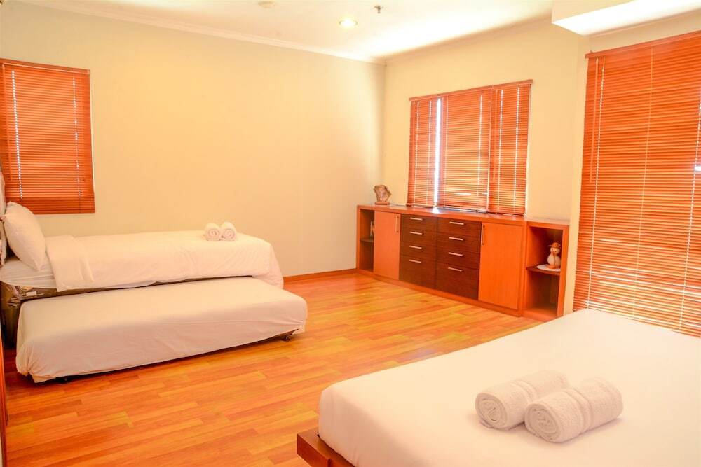 Джакарта: 1 Bedroom at Puri Garden Apartment by Travelio