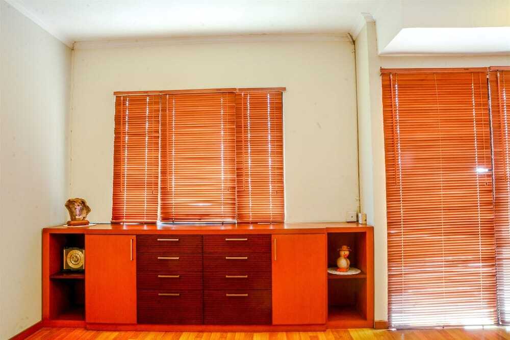 Джакарта: 1 Bedroom at Puri Garden Apartment by Travelio