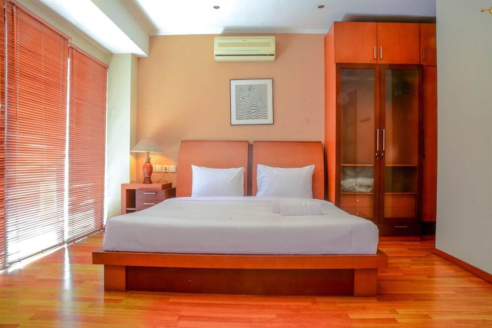 Джакарта: 1 Bedroom at Puri Garden Apartment by Travelio