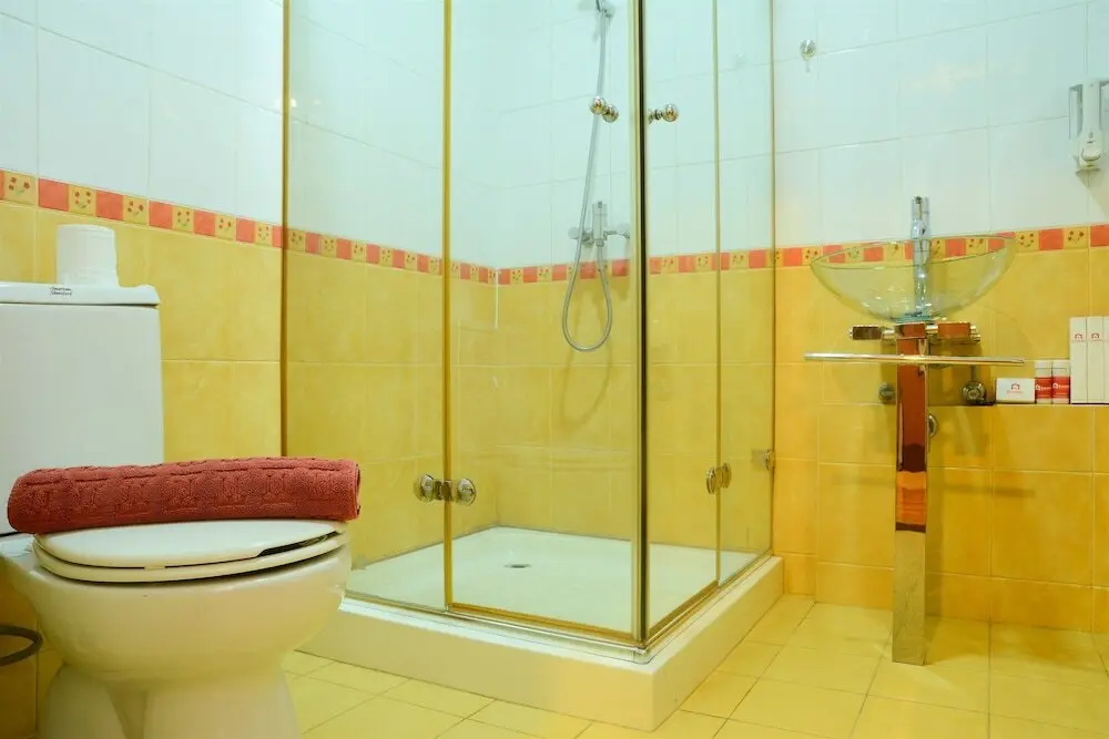 Джакарта: 1 Bedroom at Puri Garden Apartment by Travelio