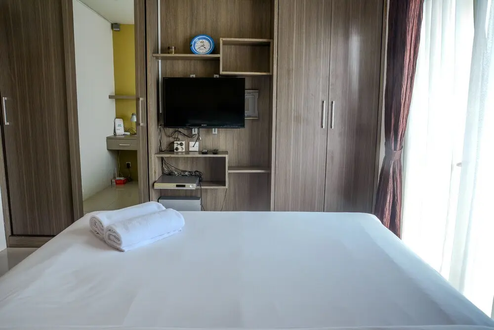 Джакарта: 1 Bedroom at Cosmo Mansion Apartment by Travelio