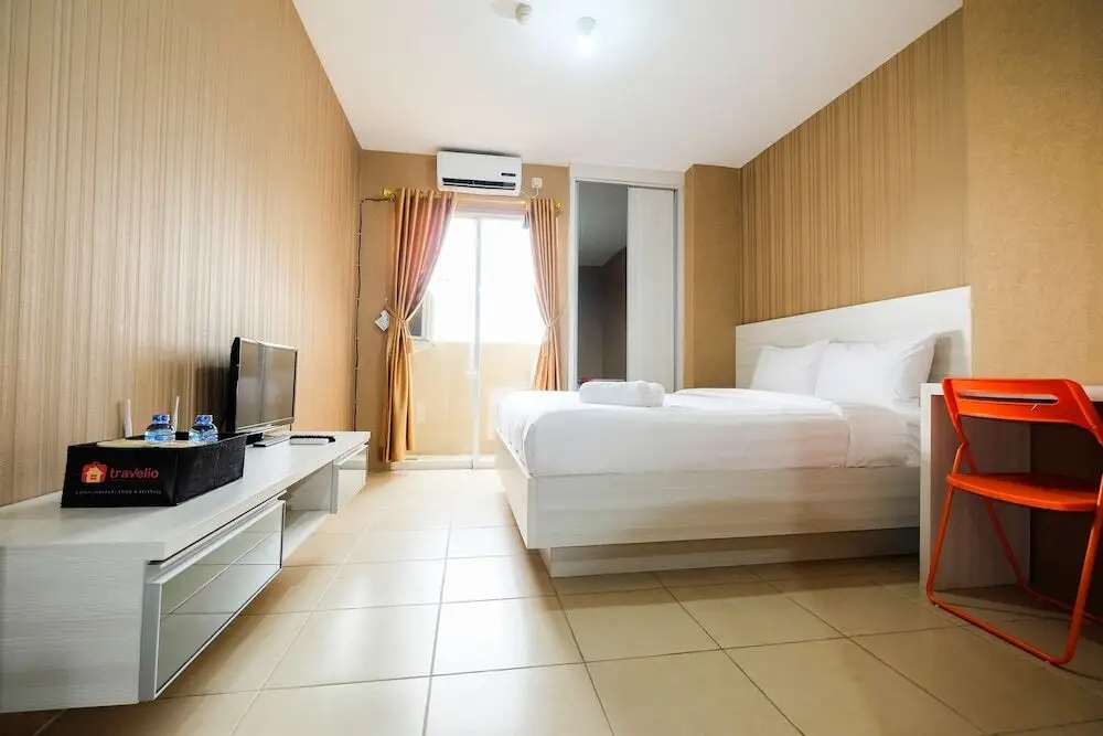 Тангеранг: Studio Room at The Medina Apartment