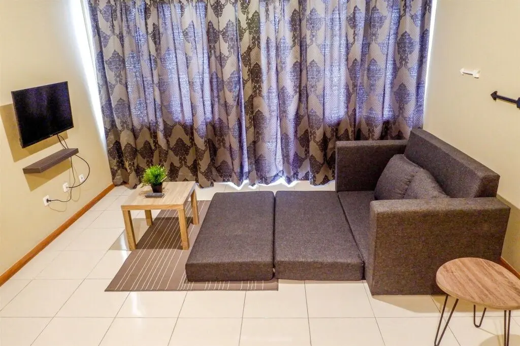 Джакарта: 3 Bedrooms Apartment Grand Palace Kemayoran by Travelio