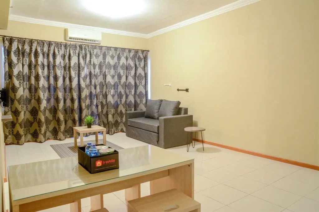 Джакарта: 3 Bedrooms Apartment Grand Palace Kemayoran by Travelio