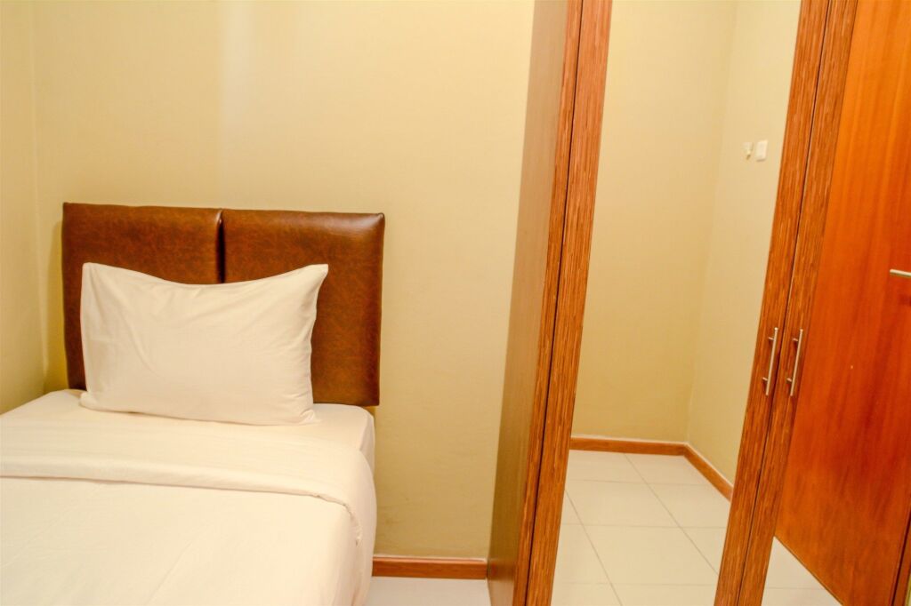 Джакарта: 3 Bedrooms Apartment Grand Palace Kemayoran by Travelio
