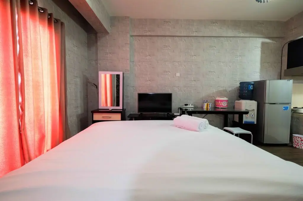 Джакарта: Studio Room at Sunter Park View Apartment By Travelio