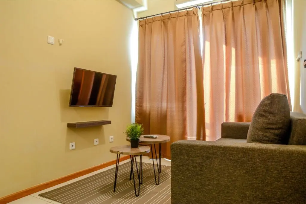Джакарта: 3 Bedrooms Plus Apartment Grand Palace by Travelio