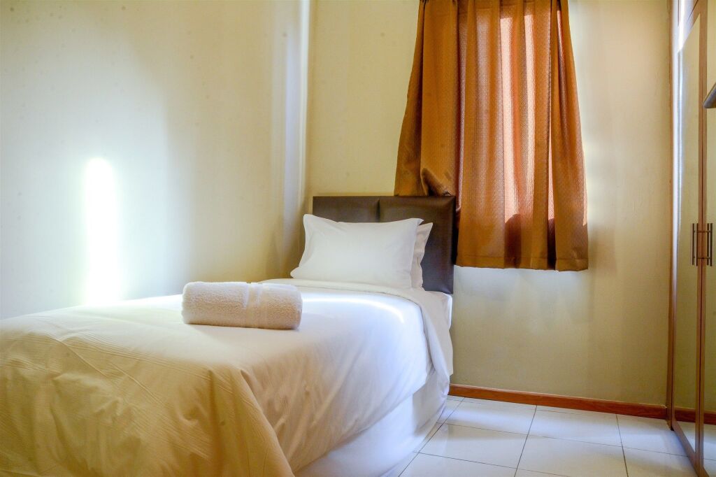 Джакарта: 3 Bedrooms Plus Apartment Grand Palace by Travelio