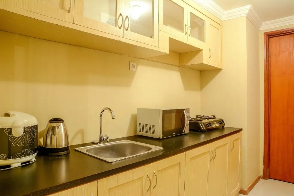 Джакарта: 3 Bedrooms Plus Apartment Grand Palace by Travelio