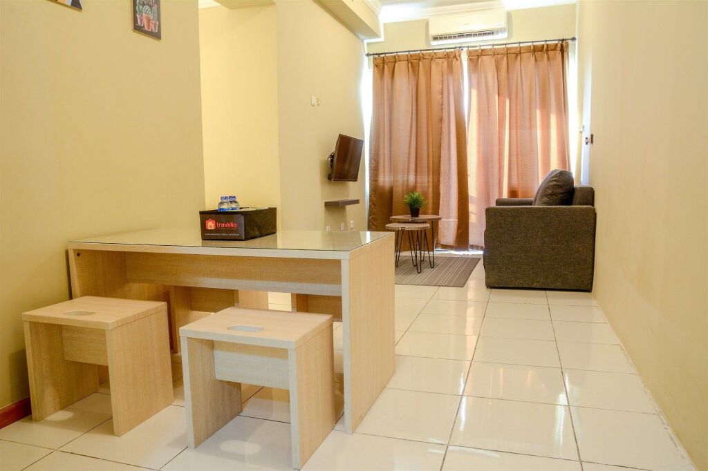 Джакарта: 3 Bedrooms Plus Apartment Grand Palace by Travelio