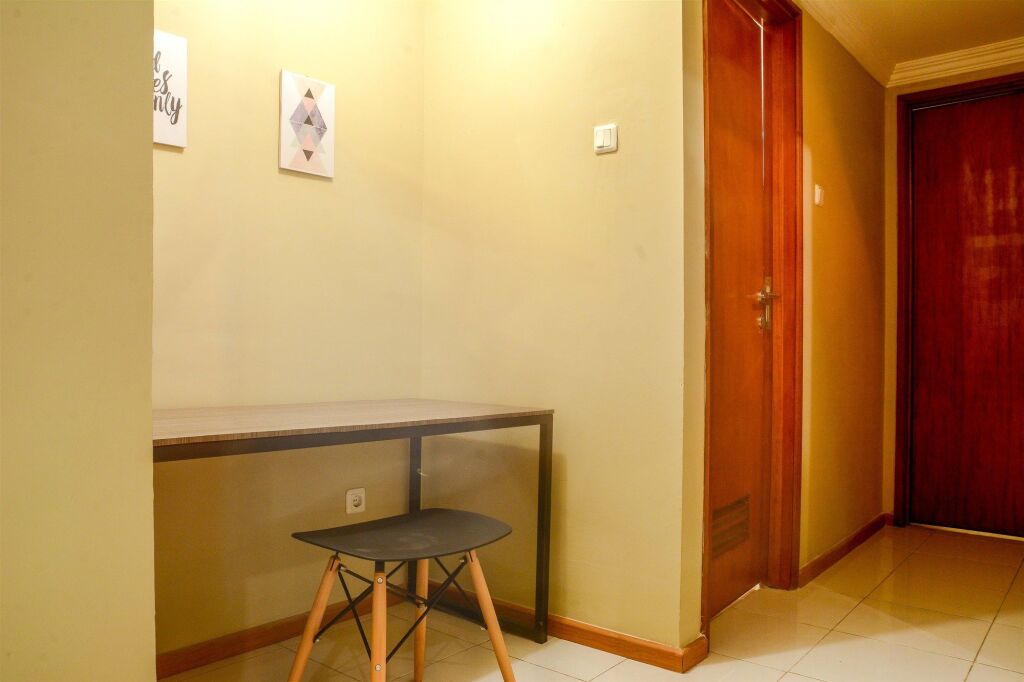 Джакарта: 3 Bedrooms Plus Apartment Grand Palace by Travelio