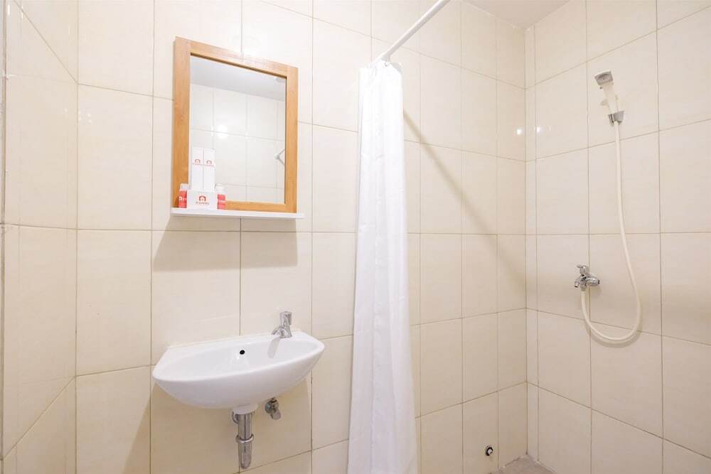 Джакарта: Spacious 2 Bedroom at Bassura City Apartment By Travelio
