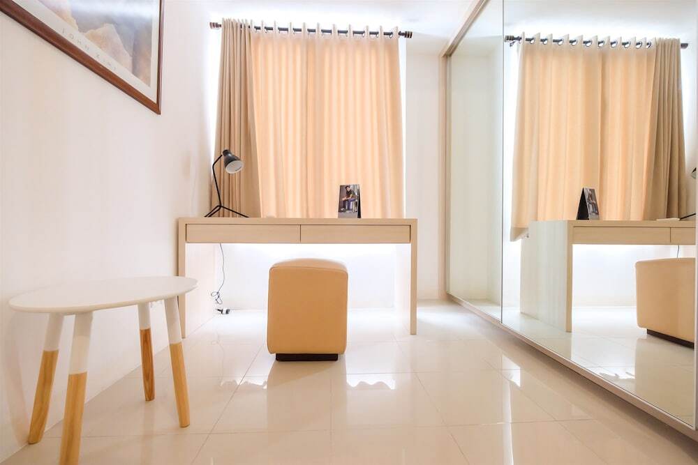 Spacious 2 Bedroom at Bassura City Apartment By Travelio — фото 1
