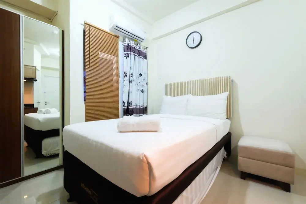 Джакарта: Studio Room at Green Pramuka City Apartment with Mall Access By Travelio