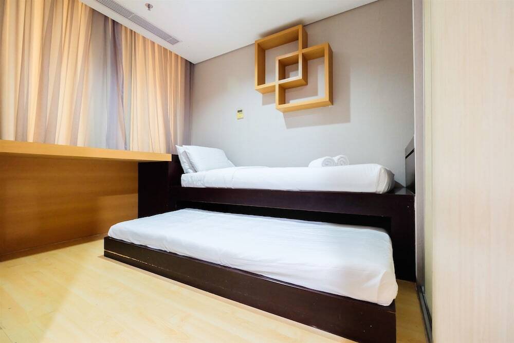 Джакарта: Loft 2 Bedrooms at The Summit Apartment Kelapa Gading by Travelio