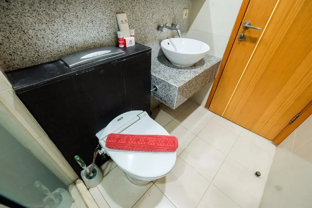 Джакарта: Loft 2 Bedrooms at The Summit Apartment Kelapa Gading by Travelio