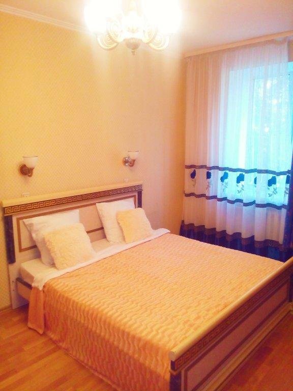 Тюмень: Na Melnikayte 102 Apartment