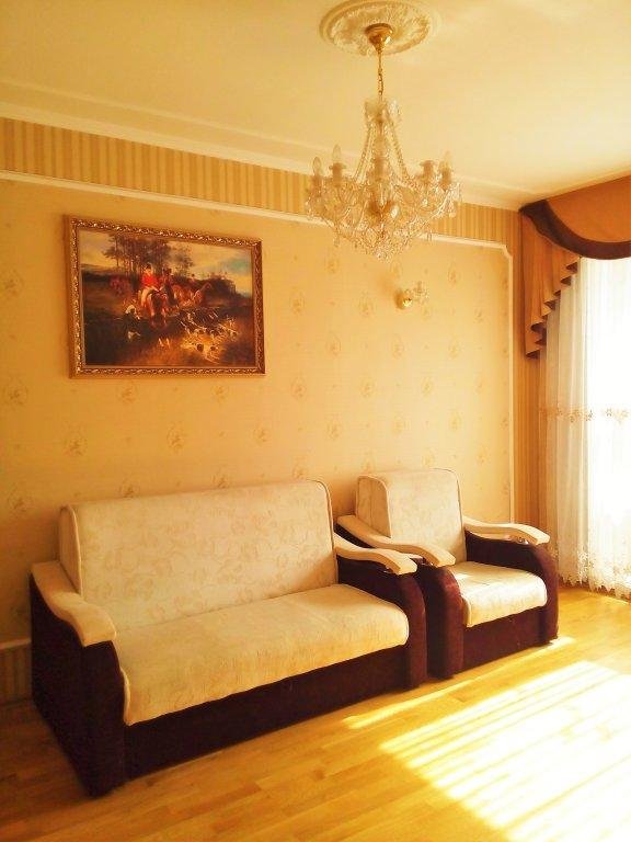 Тюмень: Na Melnikayte 102 Apartment