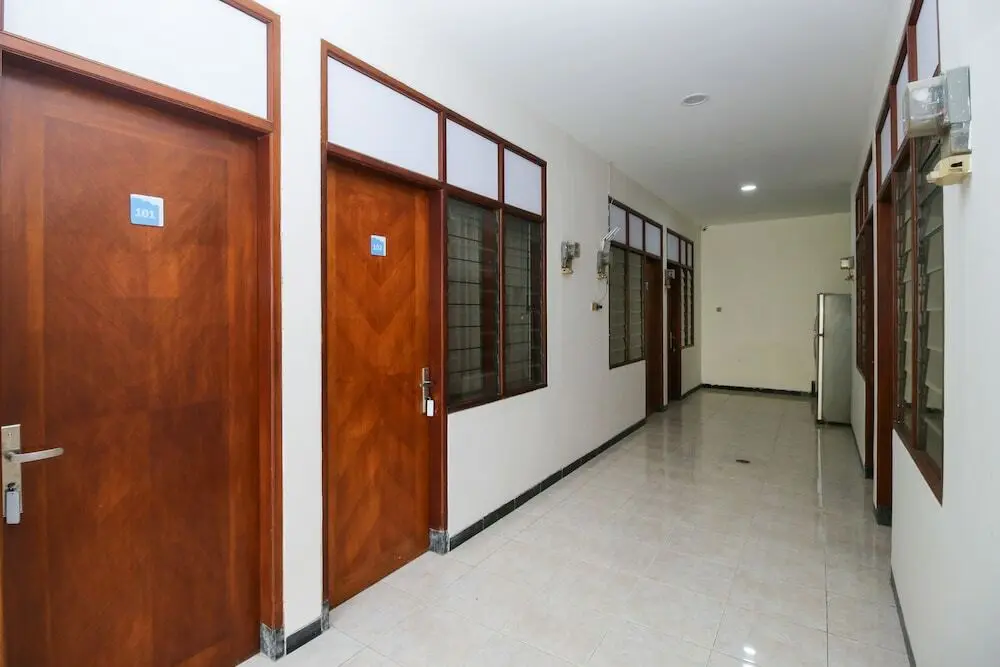 Сурабая: Airy Eco Syariah Gubeng Kertajaya Tujuh 43 Surabaya