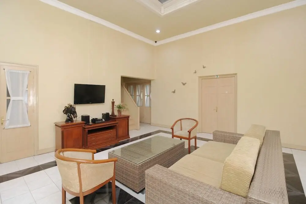 Джокьякарта: Airy Keraton Yogyakarta Wijilan Sawojajar 1