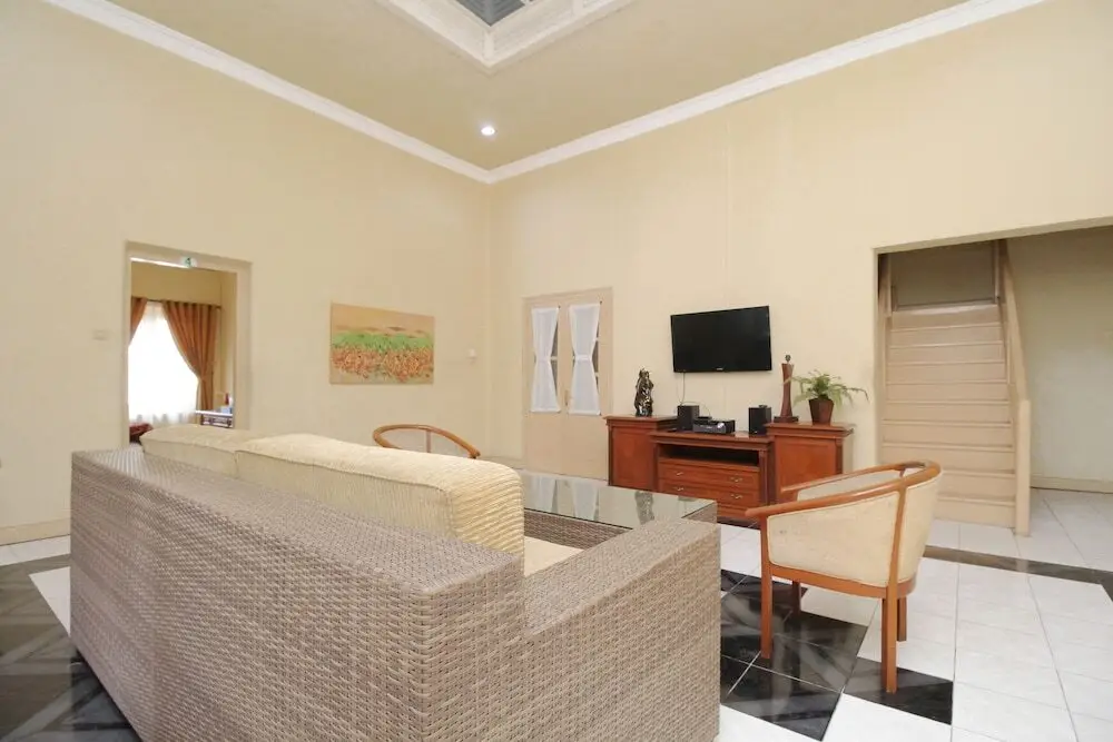 Джокьякарта: Airy Keraton Yogyakarta Wijilan Sawojajar 1