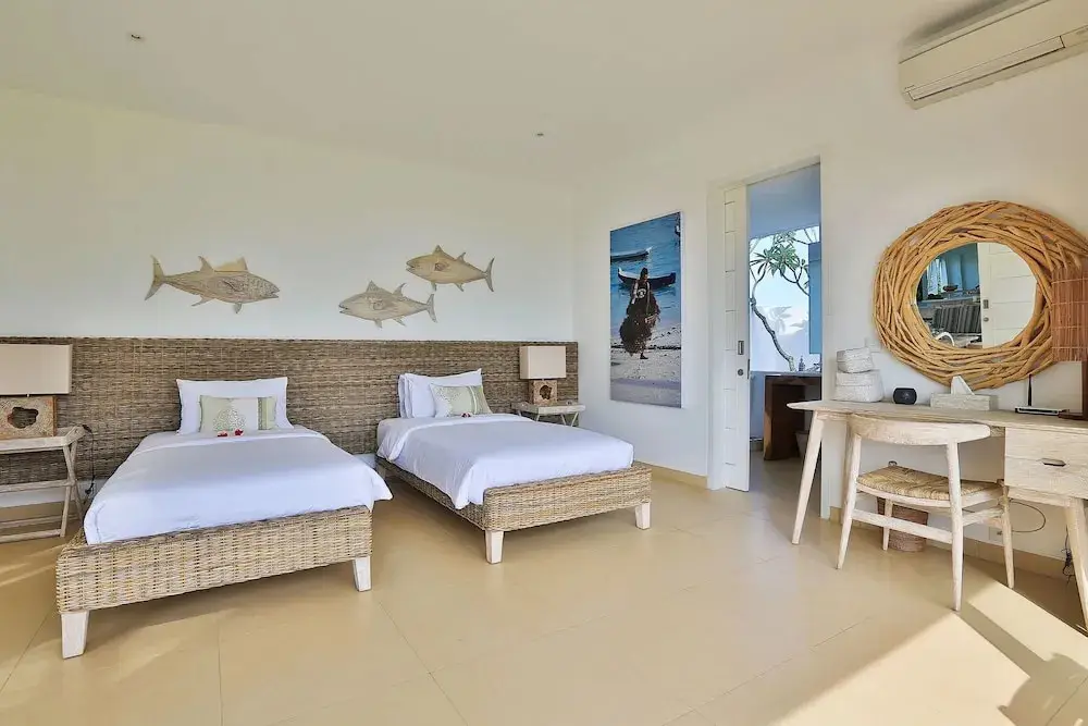 Лембонган-Айленд: Villa Putih