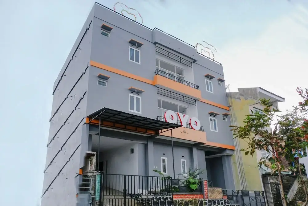 Маланг: Oyo 437 Hnr Homestay Syariah
