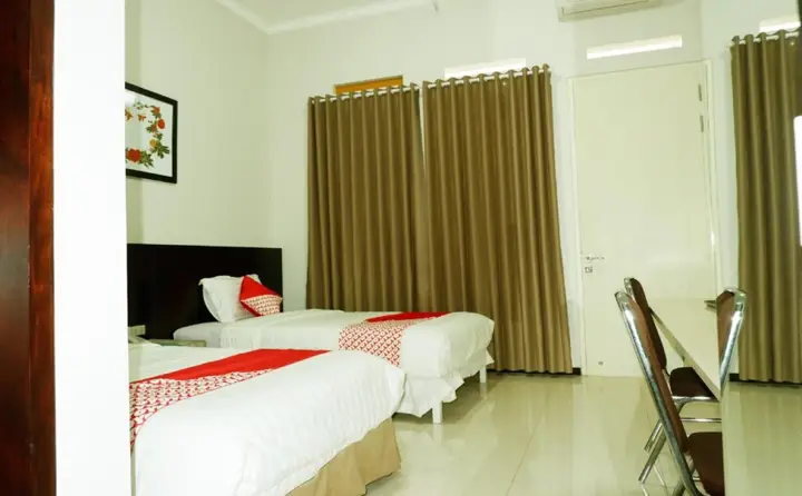 Маланг: OYO 493 Permata Jingga AA 19 Boutique Syariah