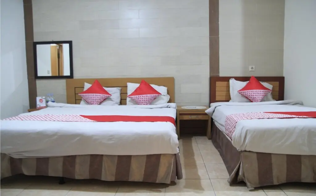 Бандунг: De' Tropis Family Guest House